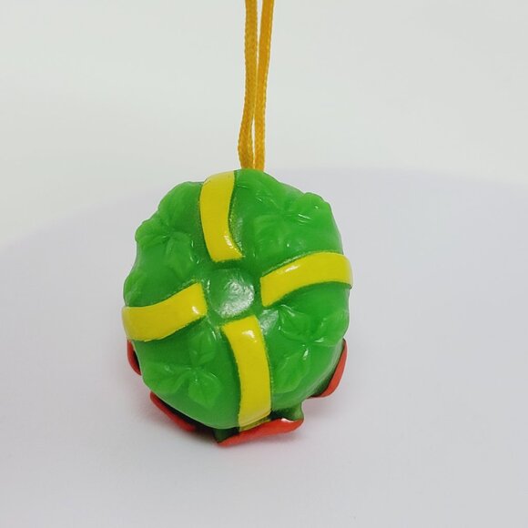 Winnie The Pooh Peek-A-Pooh Wreath Pooh Phone Charm Xmas Series #10 - Picture 2 of 2